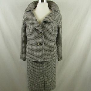 ANN TAYLOR BROWN AND CREAM SUIT WITH A WIDE LAPEL